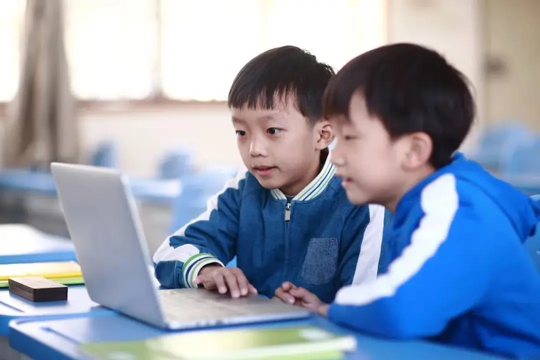 為什么越來(lái)越多人選擇在線教育？