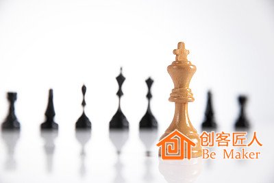 脫穎而出，只差一個名字的距離