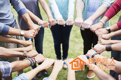 團(tuán)隊(duì)化運(yùn)營(yíng)，更容易分析抓住用戶痛點(diǎn)